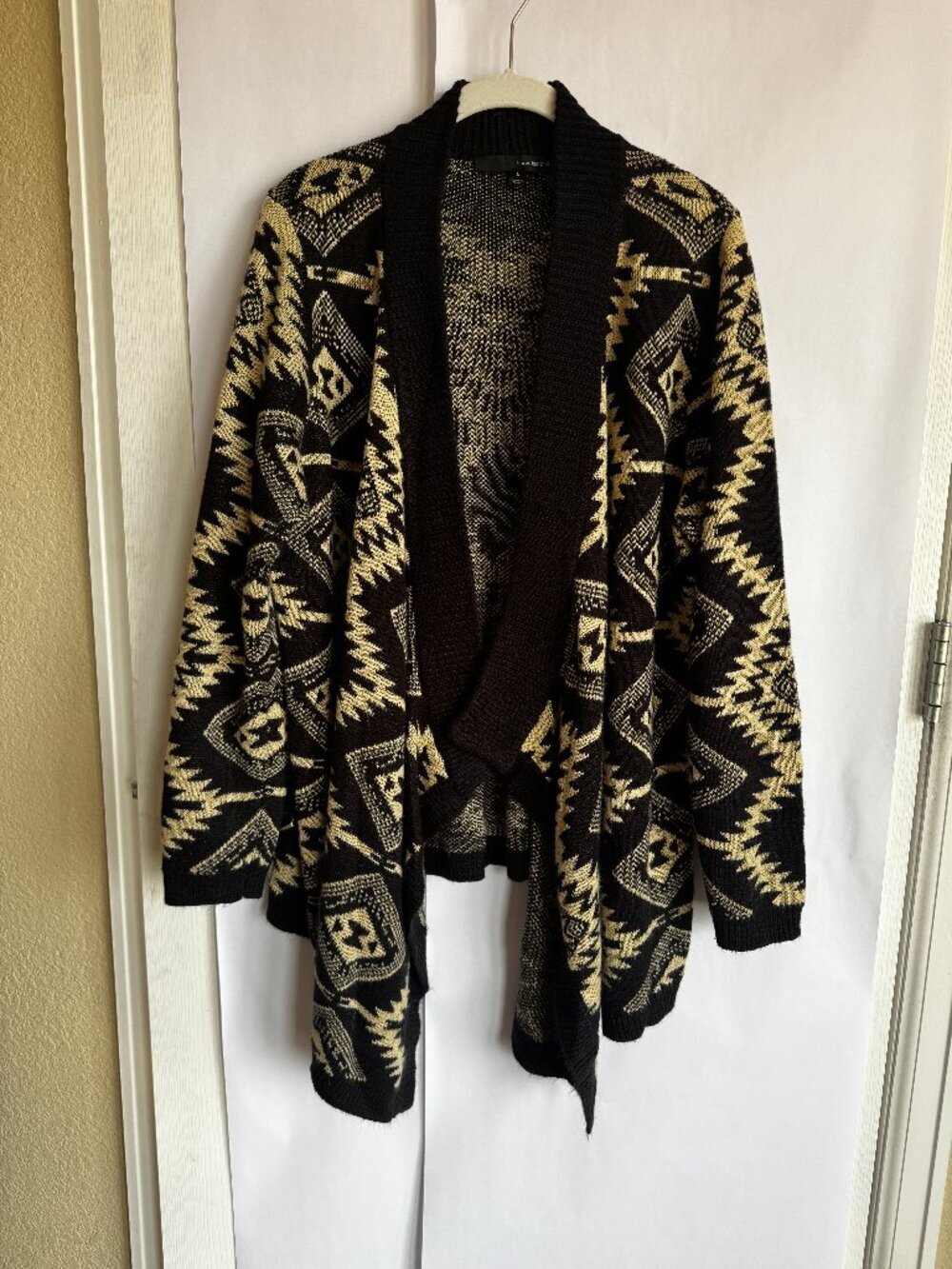 Harve Benard Black & Cream Aztec Knit Cardigan Large